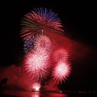 逗子海岸　花火大会が開催された。