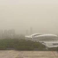 武漢は大雨からの黄砂