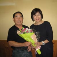 NHK 武内アナ から１０周年に花束を頂きました！