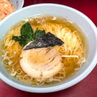 珉亭@下北沢 40年前、甲本ヒロト氏がバイトをしていた超人気店!絶品ラーメンに赤ピンクのチャーハンが凄い!