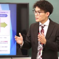 内輪（うちわ）のことを自慢したので、団扇（ウチワ）の写真です。