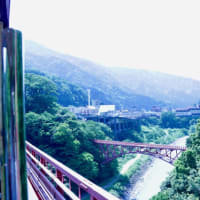 宇奈月渓谷鉄道・・・青空　新緑