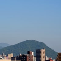 2025.07.07(日)AM07:03の藻岩山・平和祈念塔・手稲山・三角山・円山