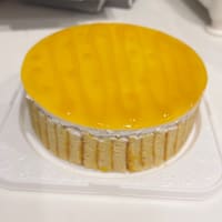 マンゴーとココナッツのムースケーキ