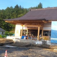 猛暑の中での除草作業