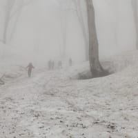 黒倉山　1242ｍ　鍋倉山　1288、8ｍ　残雪