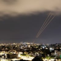 イスラエル　イランのミサイル・無人機をほぼ領空外で迎撃