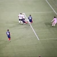 山根のサイドアタックはゴールならず