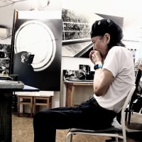 先日、吉田ルイ子写真展の最終日にソロ演奏会を行った。