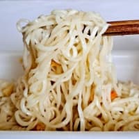 ペヤングの挑戦　　　　 シーザーサラダ風  やきそば  