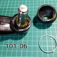 中華製ロアアーム。