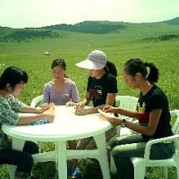 モンゴルの大草原で日本語を教える