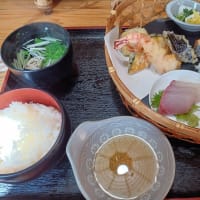 海のそばにて