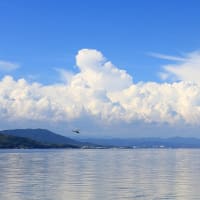 秋の空に　入道雲