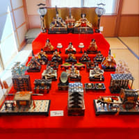 『女将の年代物雛飾り』。。。