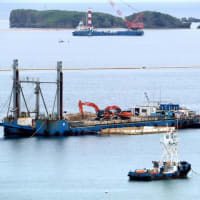 ７月１１日の辺野古側埋め立て工区と大浦湾の様子