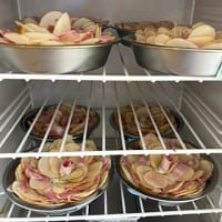 ベーコンとポテトで花の形のパン