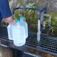 炎天下の地蔵清水