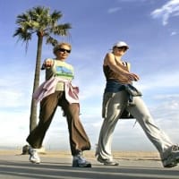 朝のウォーキングが健康にいい理由とは