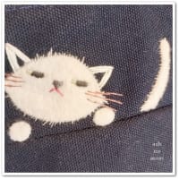 ぺったんこポーチ 帆布パッチワーク 白猫さん完成!!　