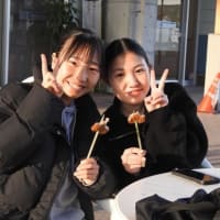 宇和島市の道の駅・きさいや広場のお嬢さんたちとカンザクラと杏子の花♪