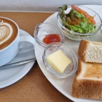 EASY LIFE CAFE「厚切りトーストセット」(成田市)