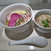 真っ白なラーメン屋さんに行ってきた！
