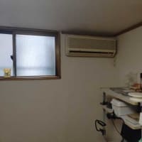 秘密基地、エアコンのチェックとダイソーのキャスターワゴン・・・。