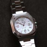 ﾍﾞﾙ＆ﾛｽ　2025年新作　BR-05 36MM MOTHER OF PEARL STEEL　入荷致しました。