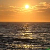 オロロンラインのバラ園と散策路と夕陽と