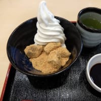 <sweets>ジョナサン　黒糖わらびもちソフト緑茶＆黒蜜つき