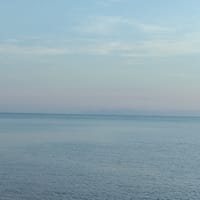空と海と朝食と