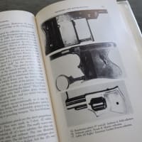 世界の迷銃、珍銃、奇銃？。Lewis Winant著、『FIREARMS CURIOSA』を買いました。