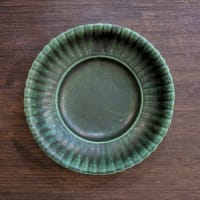 財満晋平さんの深緑の鉢