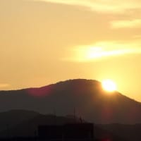 2025.06.29(日)AM06:32の藻岩山・平和祈念塔・手稲山・三角山・円山