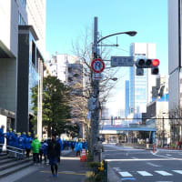 東京マラソン、田町で折り返し