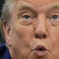 カナダ人になりすますアメリカ人バックパッカー・・・最初に引き金をひいたのは誰？