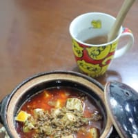 暑い日に熱々ご飯と熱いスープで…