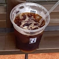 朝ウォーキングの風景。令和7年7月3日。セブンにラージが無かった。