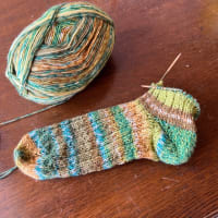 つま先から編む靴下の編み方