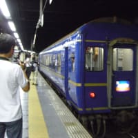 上野駅　夜