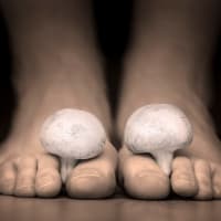 白醋泡腳能治腳，是偏方還是真的有效?