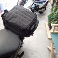 もう直ぐ夏休みですね！お出掛けの計画は決まりましたか？ROYAL ENFIELD METEOR350に付いてるシートバック、これ良いかも！