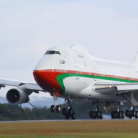 オマーン・ロイヤル・フライト　Boeing 747SP 「即位の礼」参列ご一同様の VIP 専用機が飛び立つ‼️