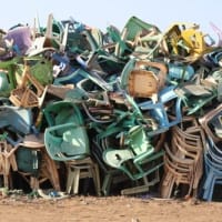 2022年12月号　カクマの環境改善のための大掃除とゴミのリサイクル　