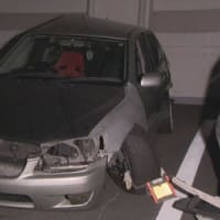 ２１日　Uターン乗用車と直進乗用車が交差点で衝突 近くにいた男子高校生が衝突し重傷 愛知・飛島村