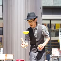浅草楽天地ビル前 18