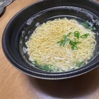 こんなの食べました（レンジ麺）