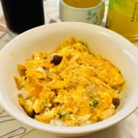 玉子丼の朝食と宝塚千秋楽ライブ