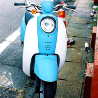 水色のスクーター